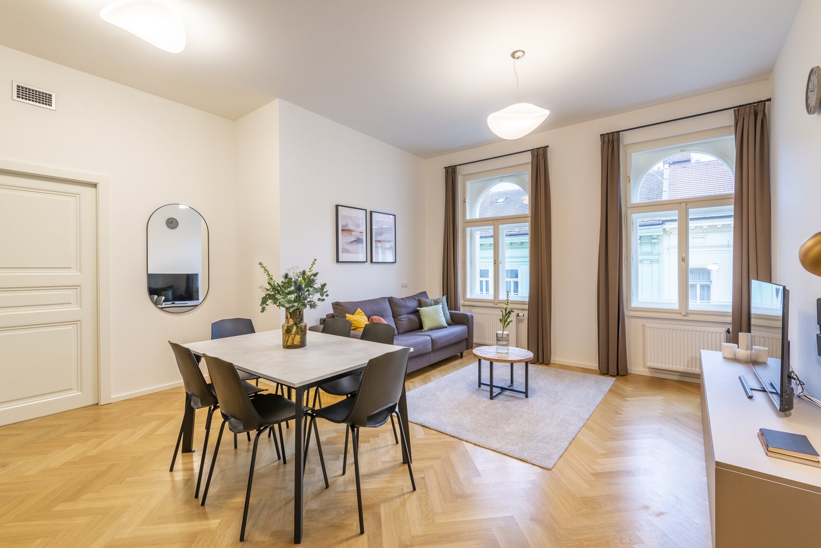 Prostorný obývací pokoj apartmánu Superior